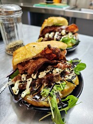 FryBread Burger - Beef n Bacon